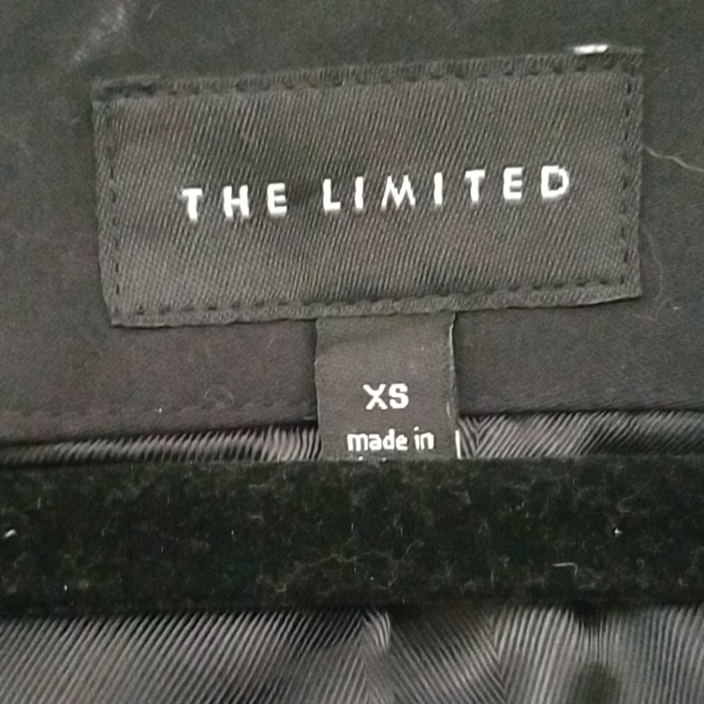 Vest - Picture 2 of 4